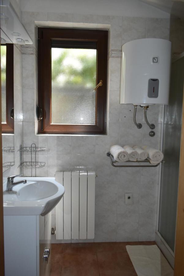 Studio Max With Parking Rovinj Buitenkant foto